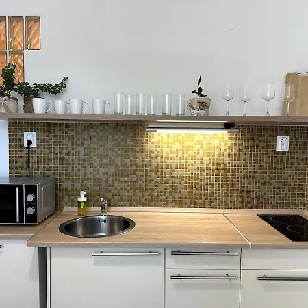 Lejlighed Simcity I Square W Balcony 24 7 Self Check-in 1 Min Walk To Europa Shopping Mall Zvolen