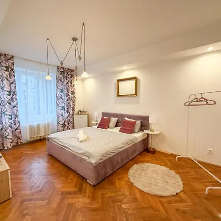 Simcity I Square W Balcony 24 7 Self Check-in 1 Min Walk To Europa Shopping Mall Apartment