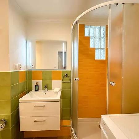 Simcity I Square W Balcony 24 7 Self Check-in 1 Min Walk To Europa Shopping Mall Apartment Zvolen