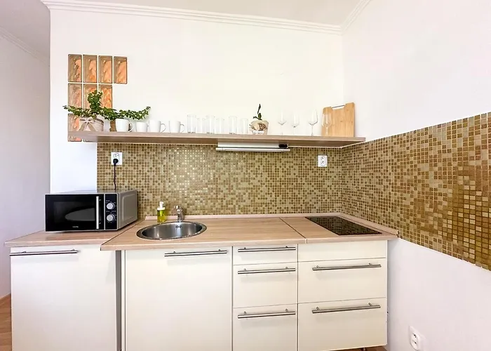 Apartment Simcity I Square W Balcony 24 7 Self Check-in 1 Min Walk To Europa Shopping Mall