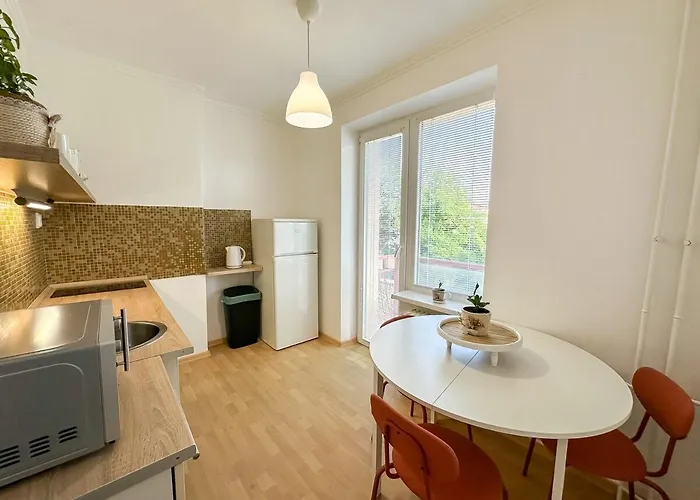 Apartment Simcity I Square W Balcony 24 7 Self Check-in 1 Min Walk To Europa Shopping Mall *