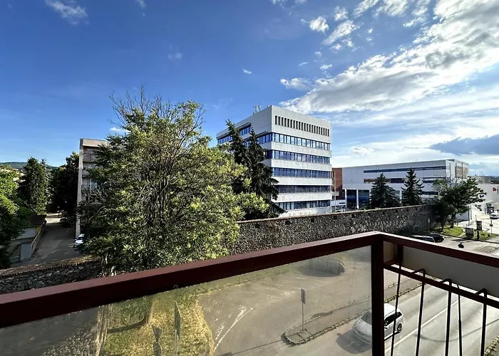 Simcity I Square W Balcony 24 7 Self Check-in 1 Min Walk To Europa Shopping Mall Apartment Zvolen