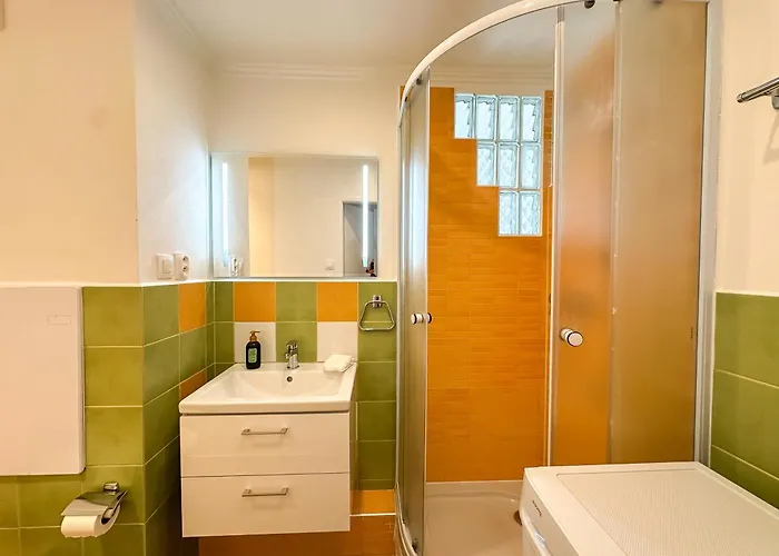 Simcity I Square W Balcony 24 7 Self Check-in 1 Min Walk To Europa Shopping Mall Apartment Zvolen